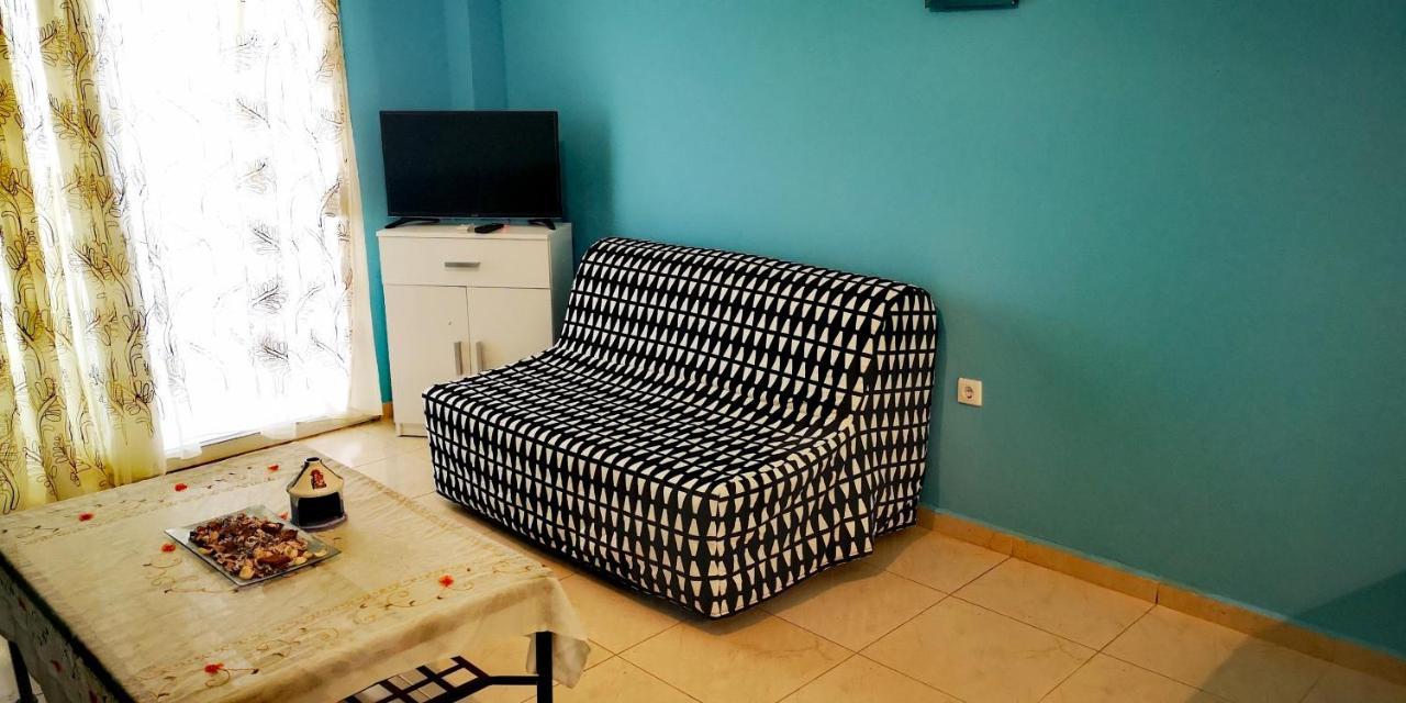 Apartment Oazis Ofrínion المظهر الخارجي الصورة