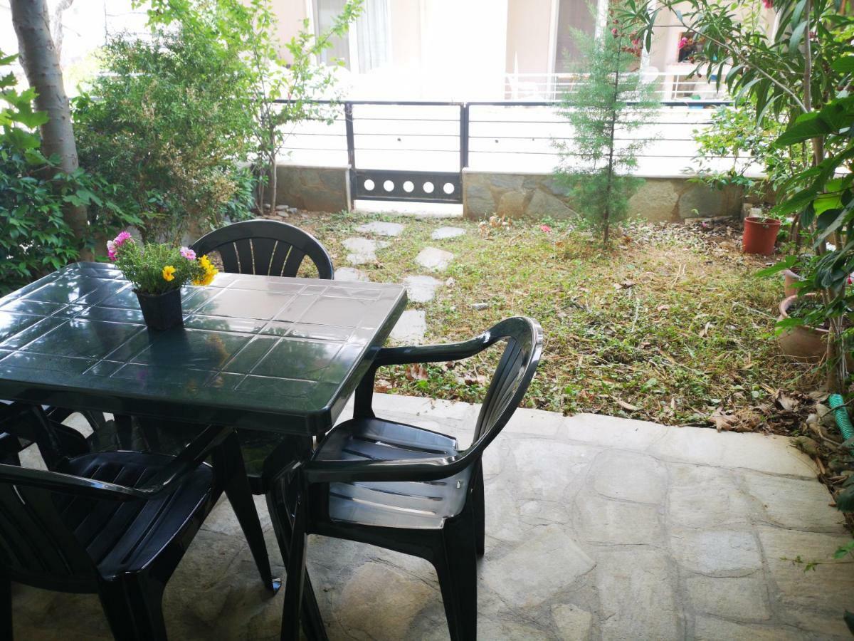 Apartment Oazis Ofrínion المظهر الخارجي الصورة