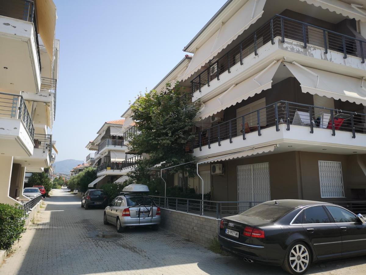Apartment Oazis Ofrínion المظهر الخارجي الصورة
