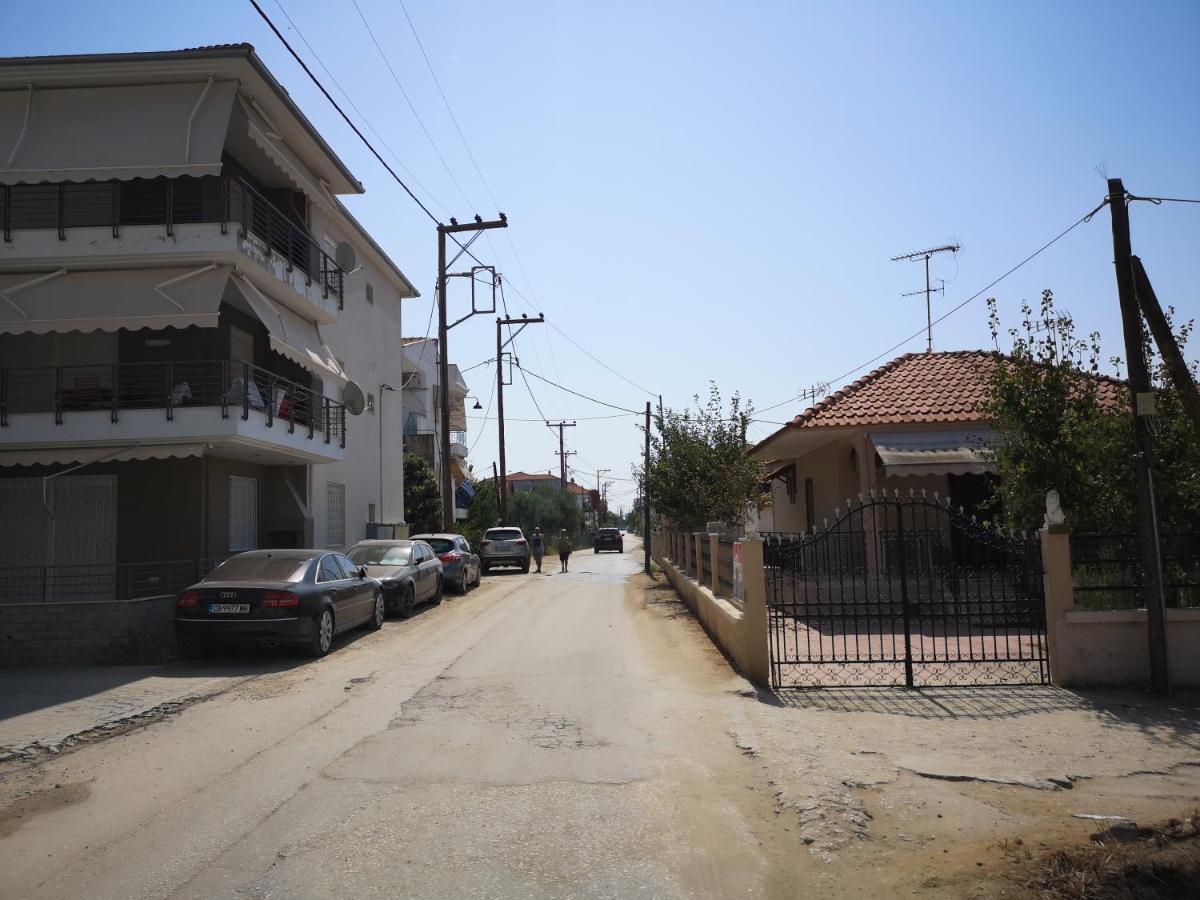 Apartment Oazis Ofrínion المظهر الخارجي الصورة